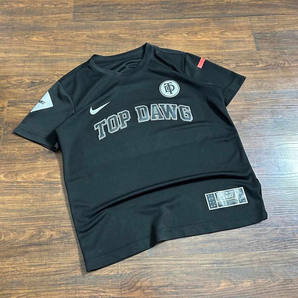Nike Men's Black T-shirt